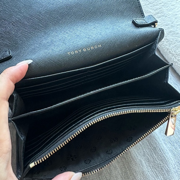 Tory Burch Leather Chain-Link Crossbody Bag - Picture 6 of 16